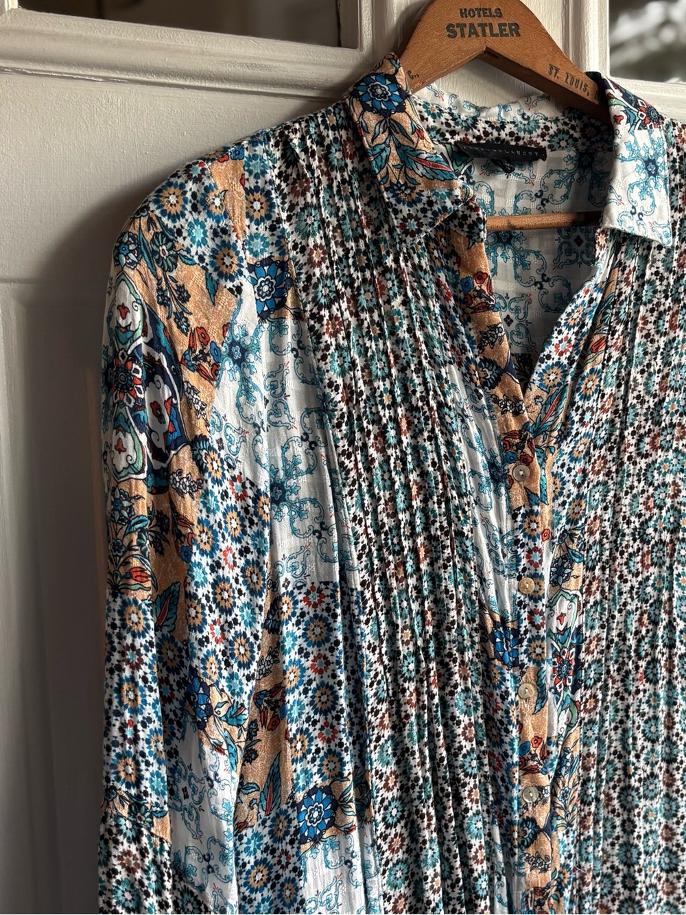 Jane + Delancey Women’s S Floral 100% Rayon Collared Button Front Pleated Blouse